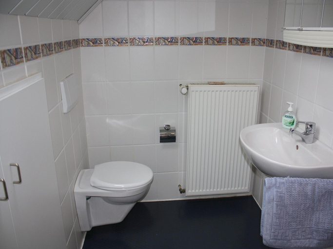 Bathroom 3, Gemutliche tierfreundliche Wohnung in Huddingen, Waldeck-Frankenberg