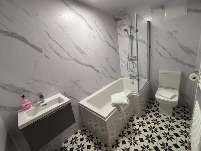 Bathroom 5, East Halton Hotel, North Lincolnshire