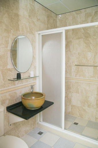 Bathroom 3, Family Pottery Bed and Breakfast, Pingtung