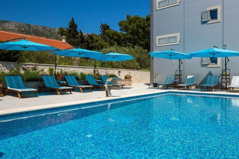 Sport & Beauty 3, VILLA AQUA - Adults Only, Bol