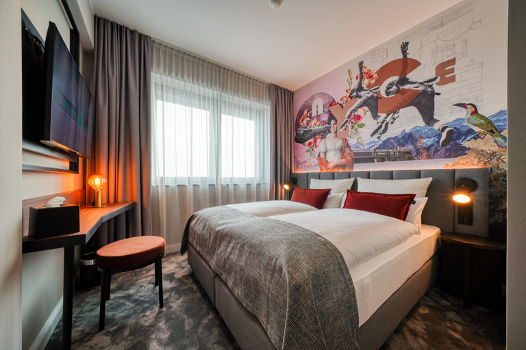 Bedroom 2, Vienna House Easy by Wyndham Hannover City, Region Hannover
