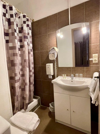 Bathroom 3, Hotel Alexander, Pyrénées-Orientales