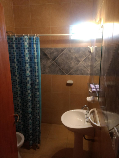 Bathroom 2, Hotel Las Moras, Capital