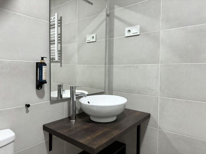 Bathroom 3, PlazaMayorSuites, Madrid
