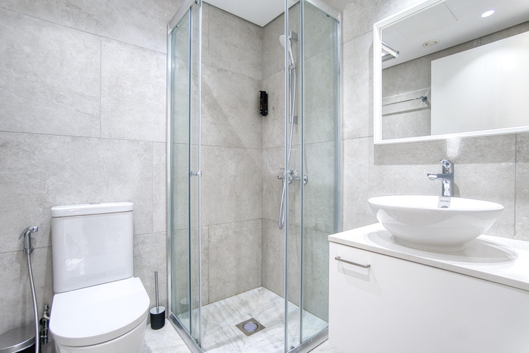 Bathroom 4, Avenue 101 2 BED