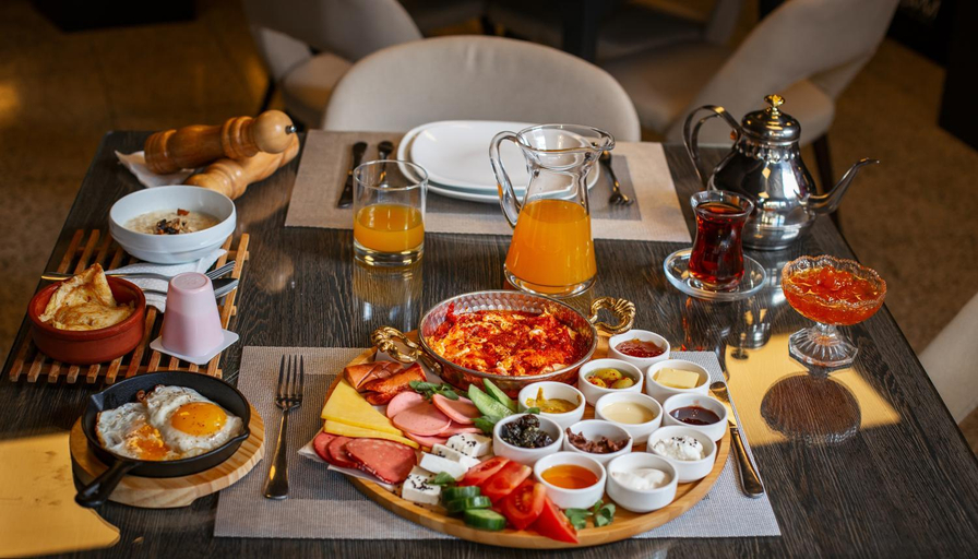 Food & Drinks 5, Dondar Hotel Formula 1 View, Baku