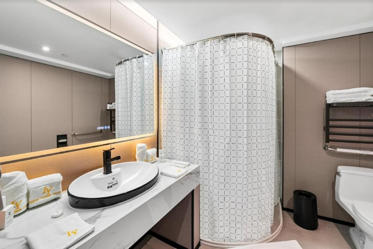 Bathroom 3, Ly New York Hotel, New York