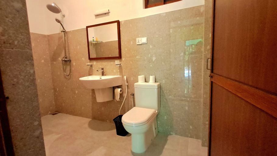 Bathroom 3, Jaga Bay Resort, Weligama