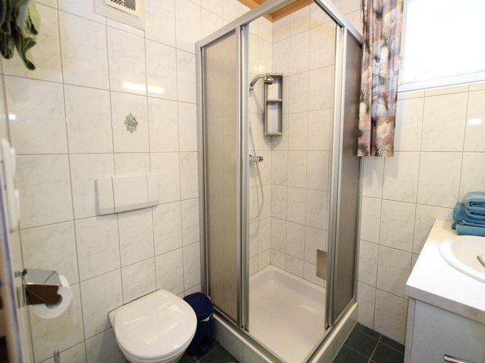 Bathroom 3, Chalet in Bramberg near Ski Slopes, Zell am See