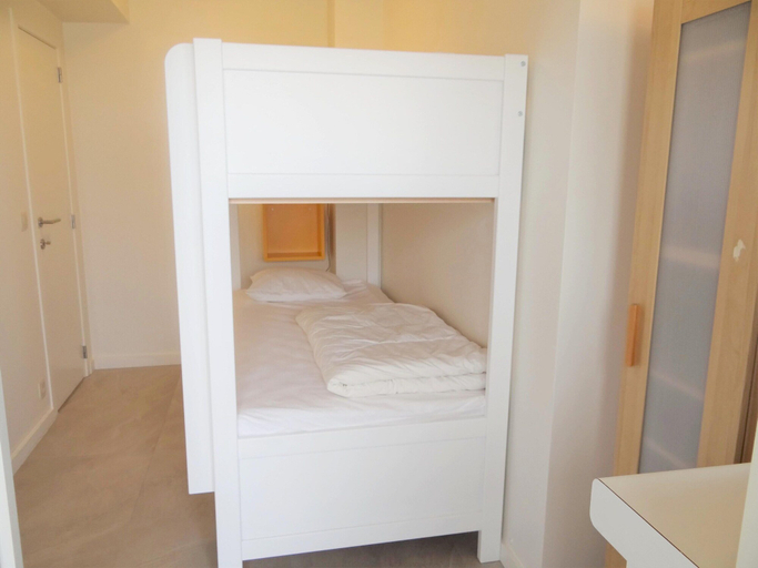 Bedroom 2, Attic Apartment in Nieuwpoort by the Beach, West-Vlaanderen