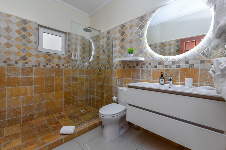 Bathroom 4, Swiss Paradise Aruba