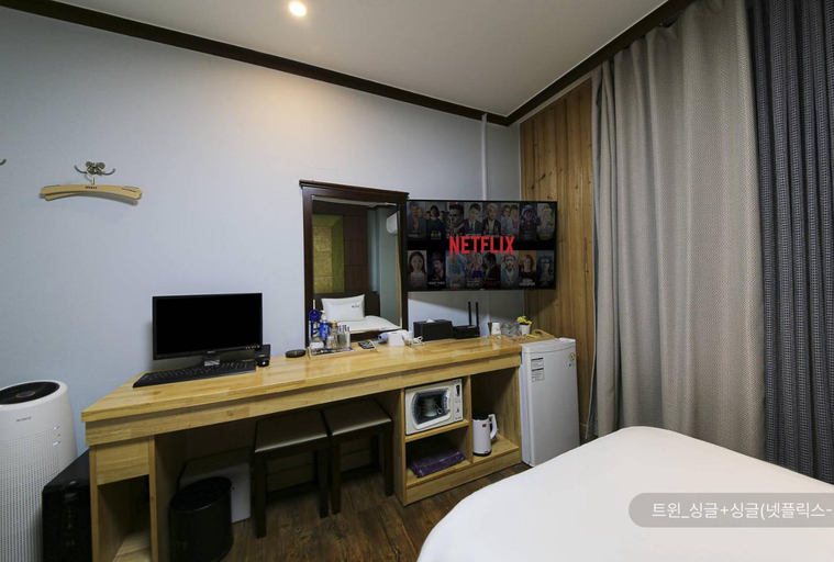 Bedroom 2, Hyatt Motel, Suncheon