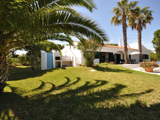 Others 5, Villa in Vilamoura with Pool near Golf Course, Loulé