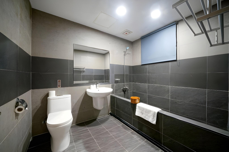 Bathroom 4, No.67 Inn, Kaohsiung