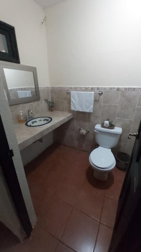 Bathroom 4, Hotel Vista al Cerro, Antigua Guatemala