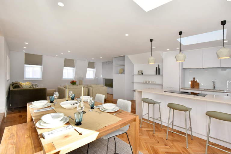 Food & Drinks 5, Mayfair Piccadilly Apartment, London