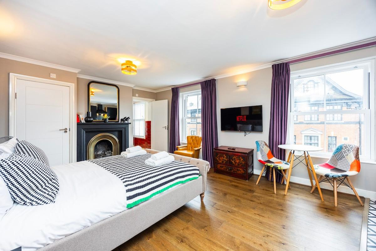Bedroom 2, Cosy Modern Studio, London