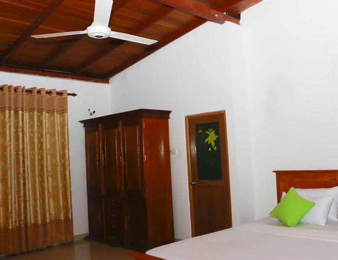 Bedroom 5, Darshani Hikka Villa, Hikkaduwa