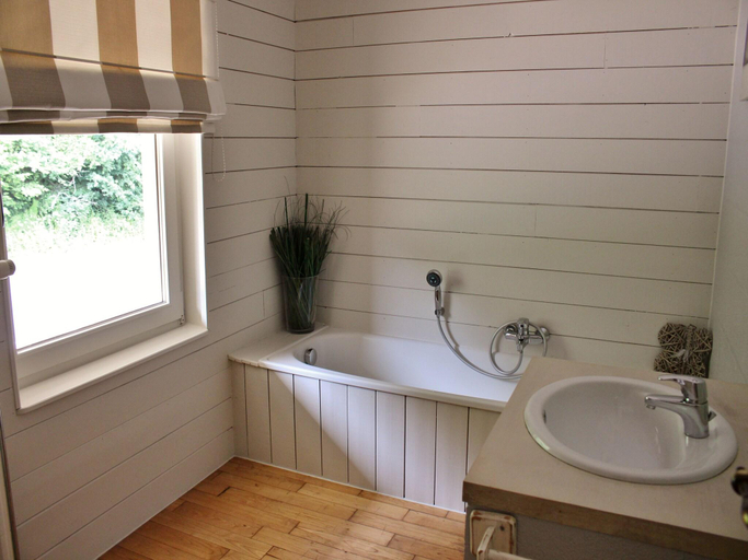 Bathroom, Holiday Home in Jupille near Forest Trails, Luxembourg