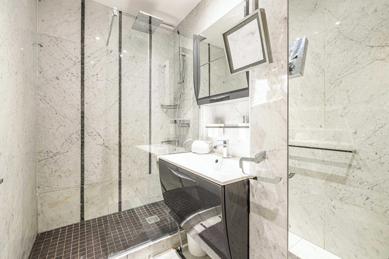 Bathroom 5, Modern Apartment - 2br-4p- Croisette Plage, Alpes-Maritimes