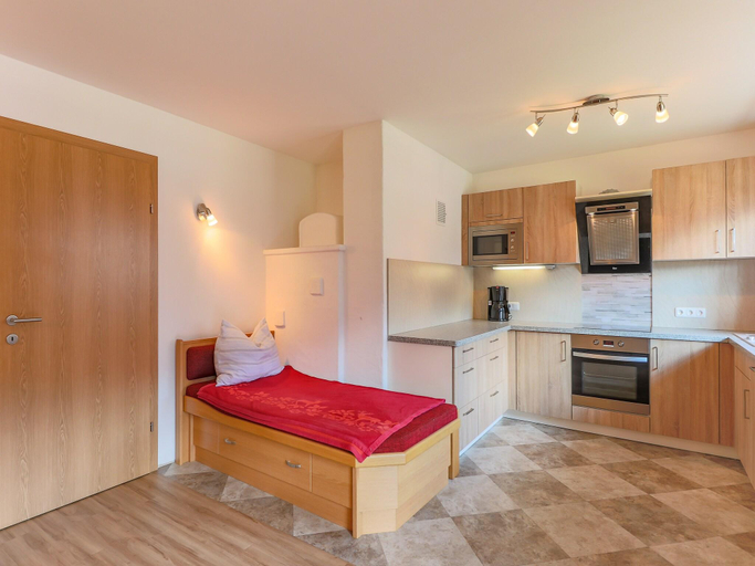 Others 4, Chalet in Bramberg near Ski Slopes, Zell am See