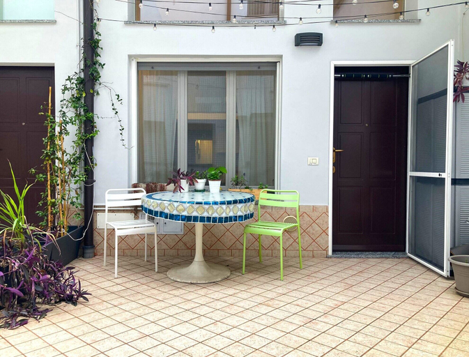 Others 4, Valsugana 17 apartment, Milano