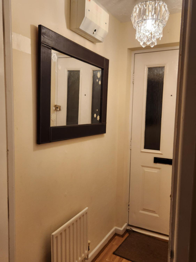 Others 5, Captivating 3-Bed House in Kent, London