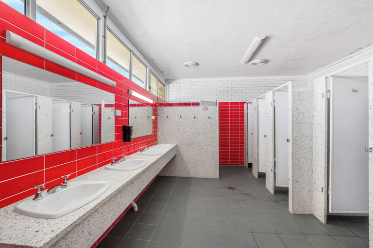 Bathroom 5, Moss Vale Holiday Park, Wingecarribee