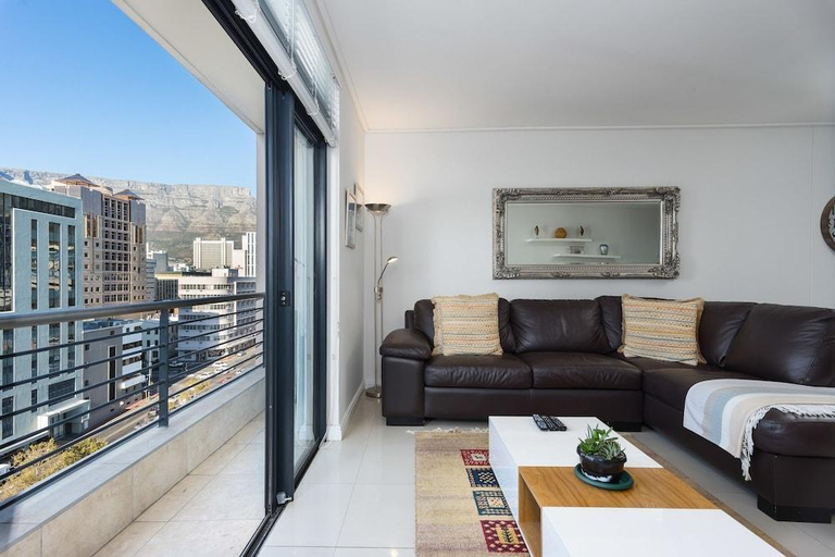 Others 4, Dockside 901, City of Cape Town