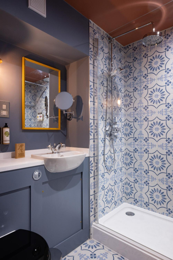 Bathroom 3, The Royal Forest - A Heartwood Inn, London