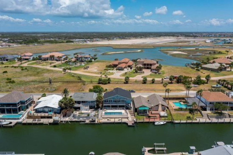 Exterior & Views, Coastal Paradise by Miss Kitty’s, Aransas