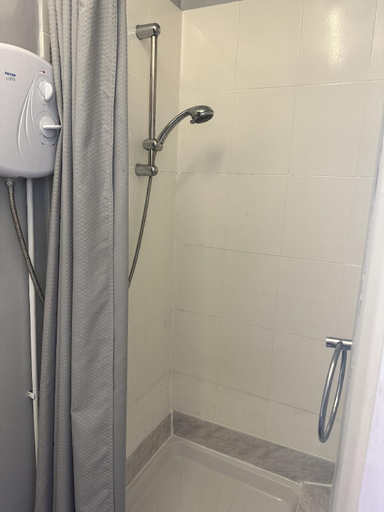 Bathroom 3, Easton at Majestic Hotel, Norfolk