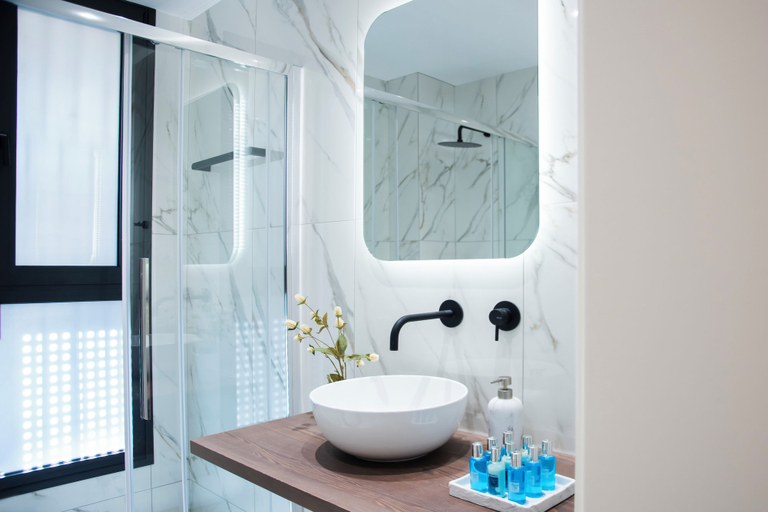 Bathroom, Stefano's Luxury Suite, Attica