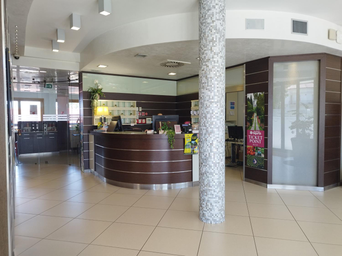 Public Area 4, Kairos Garda Hotel - Be Happy Hotels, Verona