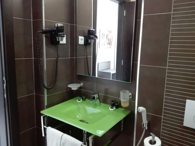 Bathroom, LALA DOUDJA HOTEL, El Achour