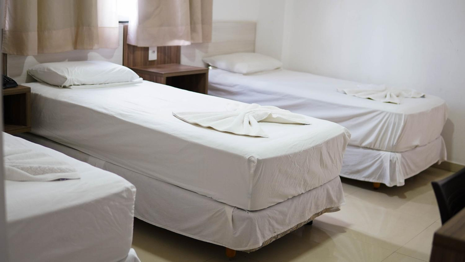 Bedroom 4, Hotel Bizzon, Jequié