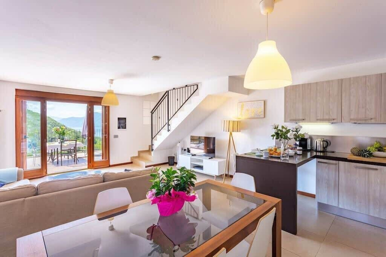 Others 5, Dumenza Villas, Varese