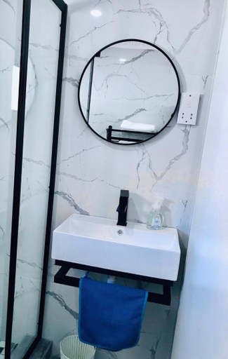 Bathroom 5, Guest On 97, Gaborone