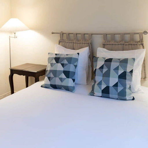 Room 2, Coquelicot Delightful 1 Bedroom Apt Near Eiffel Tower, Paris