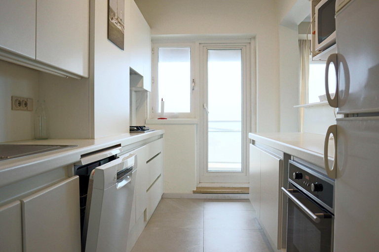Others 4, Attic Apartment in Nieuwpoort by the Beach, West-Vlaanderen