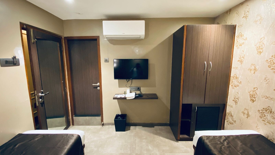 Bedroom 3, Gulf Hotel Colaba, Mumbai City