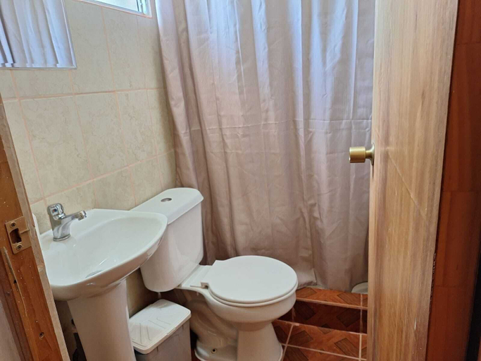Bathroom 3, Hostal Las Kañas, El Loa