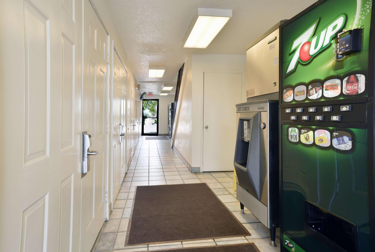 Public Area 2, Motel 6 Saint Joseph, MO, Buchanan