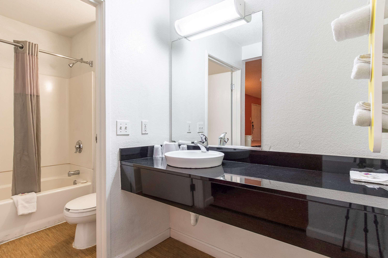 Bathroom 5, Motel 6 Merced, CA - North, Merced