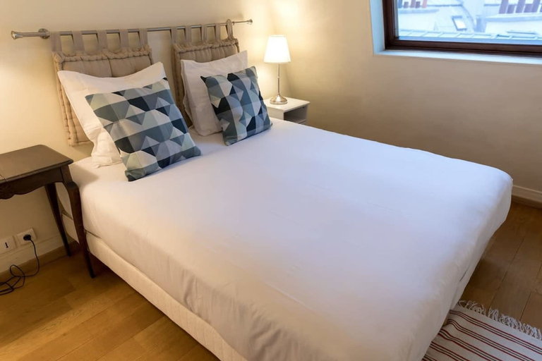 Room 3, Coquelicot Delightful 1 Bedroom Apt Near Eiffel Tower, Paris