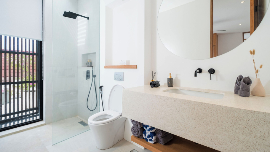 Bathroom 3, Loona Palm Villas by Villa Finder, Badung