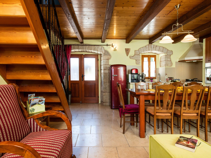 Food & Drinks 5, Holiday Home in Barban with Private Pool, Marčana