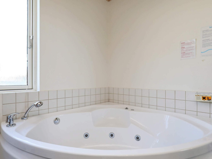 Bathroom 4, 4 Star Holiday Home in Ulfborg, Holstebro