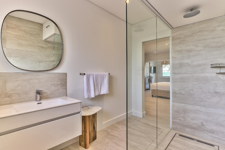 Bathroom 4, Studio On the Beach in Camps Bay, City of Cape Town
