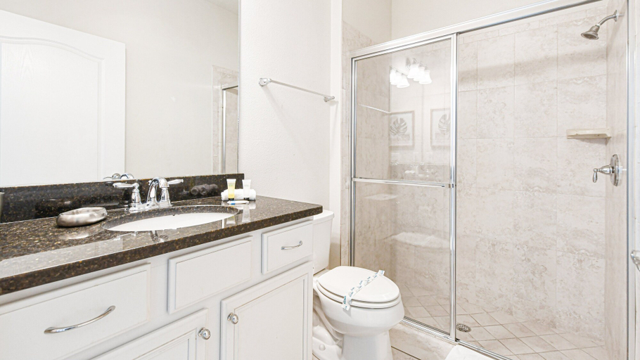 Bathroom 4, Family Fun: Pool, Spa & Theme Parks Nearby, Osceola